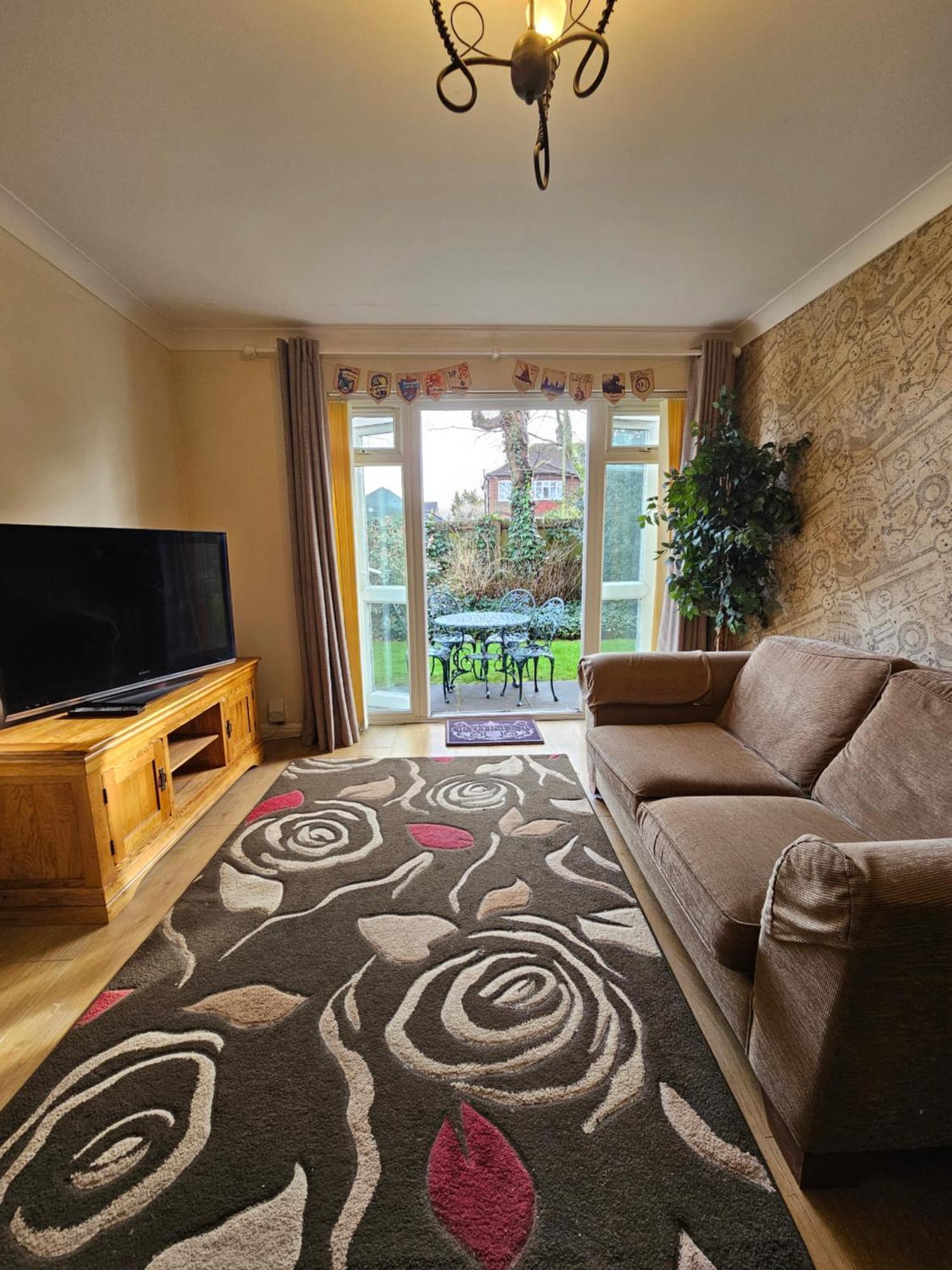 Harry Potter Hogwarts Apartment Watford  Exterior photo
